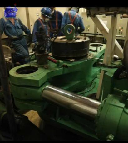 Supply and replace new hydraulic cylinders for rudder system